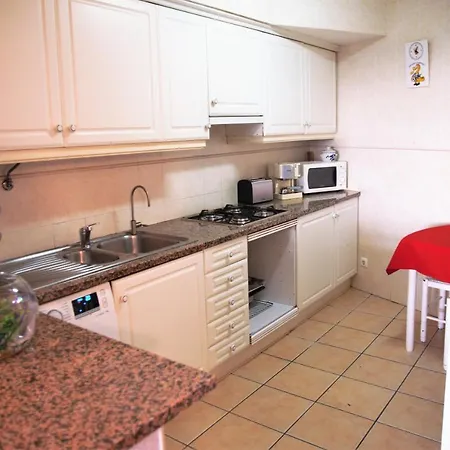 Apartamento Aqua-mar. A 200 Mts Da Praia Do Peneco Appartement