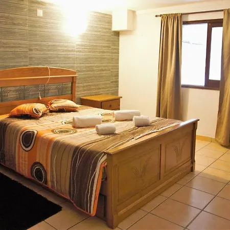 Апартаменты Apartamento Aqua-mar. A 200 Mts Da Praia Do Peneco