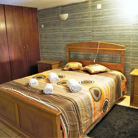 Apartamento Aqua-mar. A 200 Mts Da Praia Do Peneco Апартаменты *